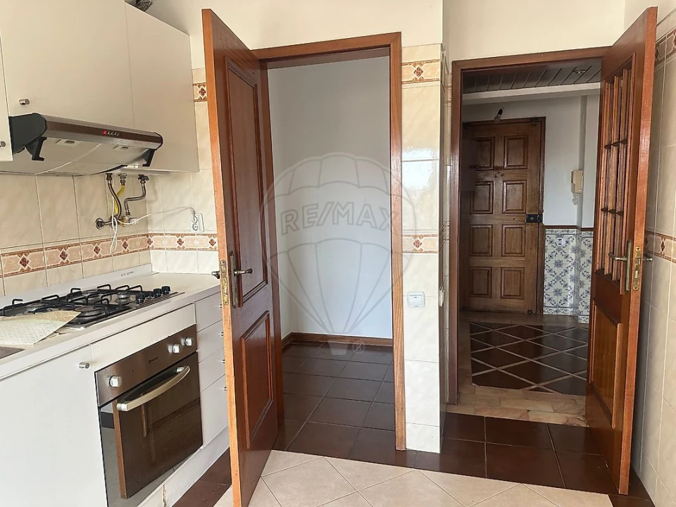 Apartamento T3 para Venda em Algueirão-Mem Martins Foto 2