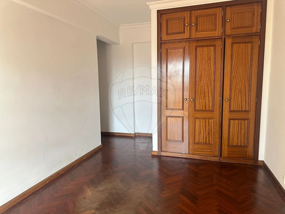 Apartamento T3 para Venda em Algueirão-Mem Martins Foto 6