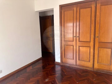 Apartamento T3 para Venda em Algueirão-Mem Martins