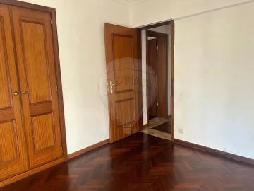 Apartamento T3 para Venda em Algueirão-Mem Martins