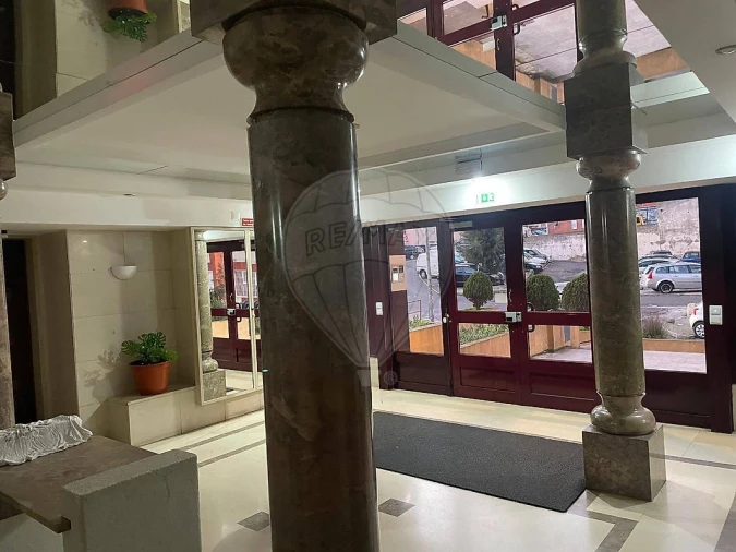 Apartamento T3 para Venda em Algueirão-Mem Martins Foto 3