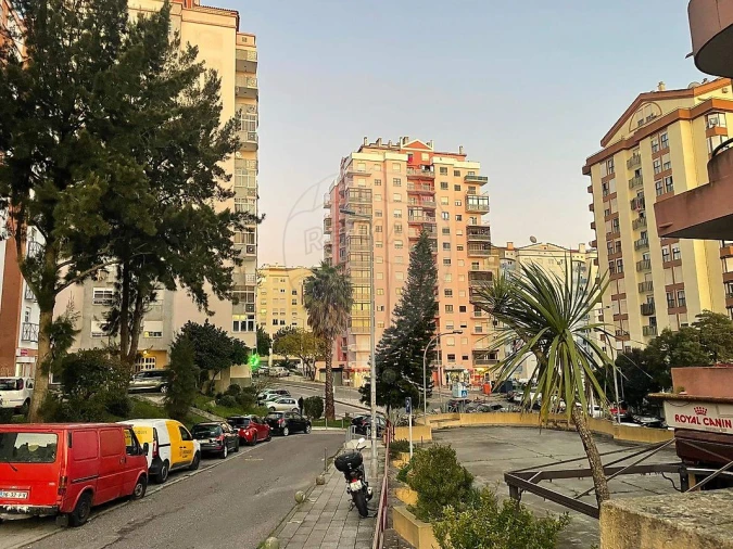 Apartamento T3 para Venda em Algueirão-Mem Martins Foto 5