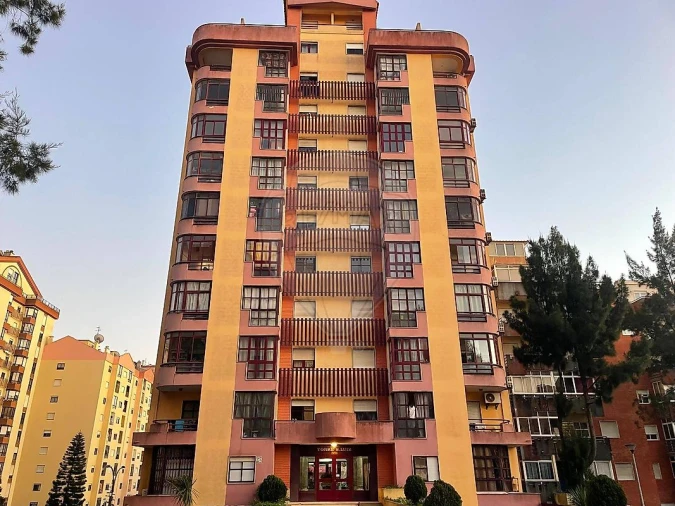 Apartamento T3 para Venda em Algueirão-Mem Martins Foto 8