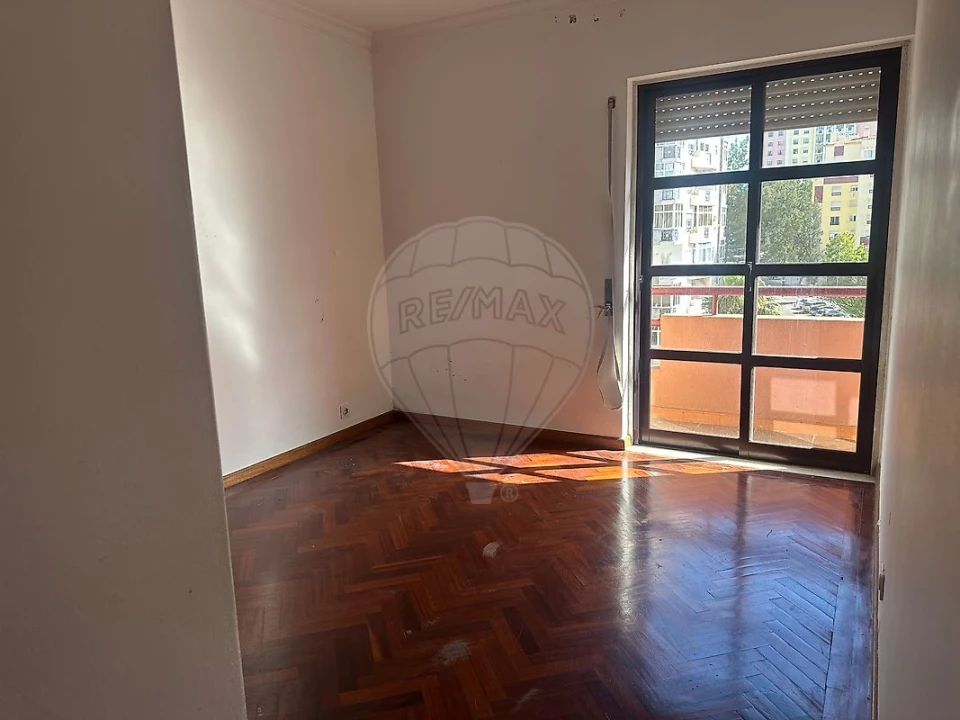 Apartamento T3 para Venda em Algueirão-Mem Martins Foto 11
