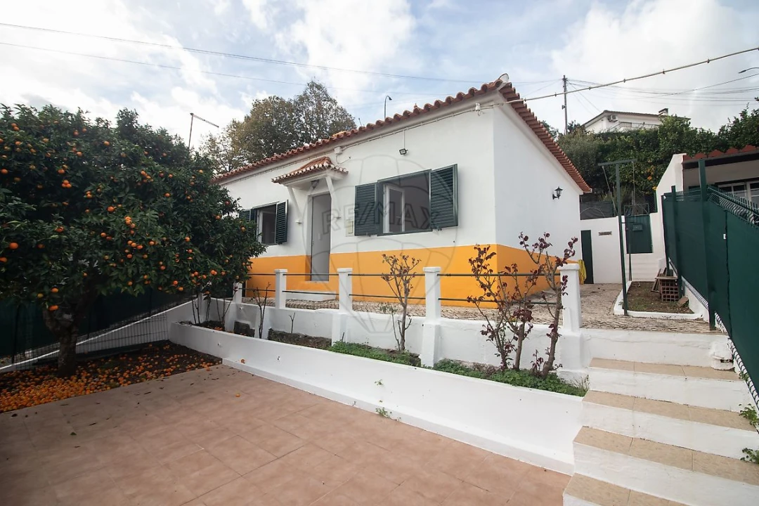 Moradia T2 para Venda em Alenquer (Santo Estêvão e Triana) Foto 1