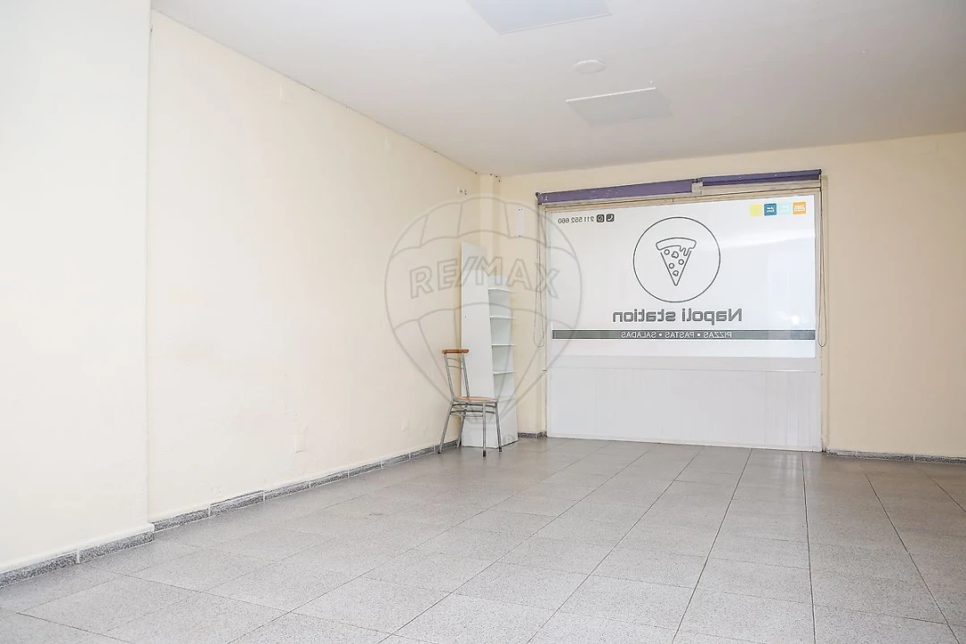 Loja para Arrendamento em Alverca do Ribatejo e Sobralinho Foto 3