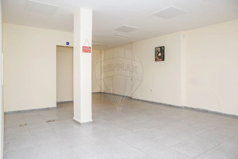 Loja para Arrendamento em Alverca do Ribatejo e Sobralinho Foto 11