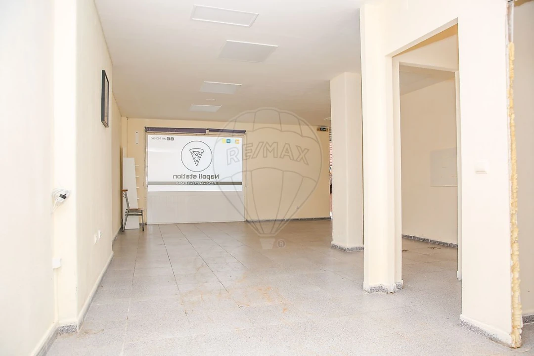 Loja para Arrendamento em Alverca do Ribatejo e Sobralinho Foto 4