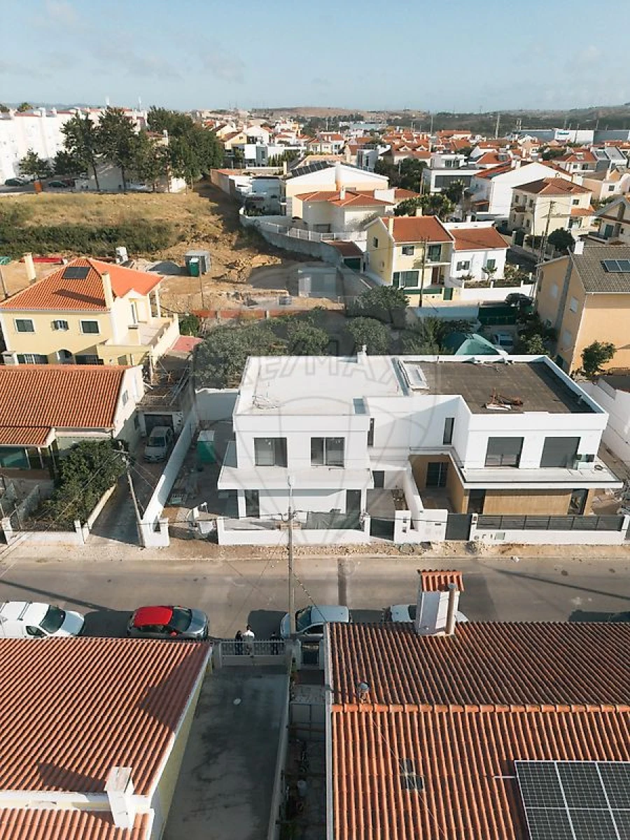 Moradia T3 para Venda em São Domingos de Rana Foto 17