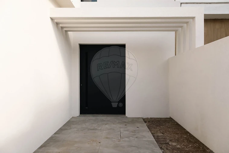 Moradia T3 para Venda em São Domingos de Rana Foto 6