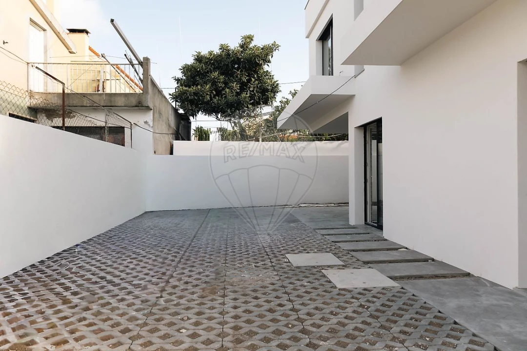 Moradia T3 para Venda em São Domingos de Rana Foto 5