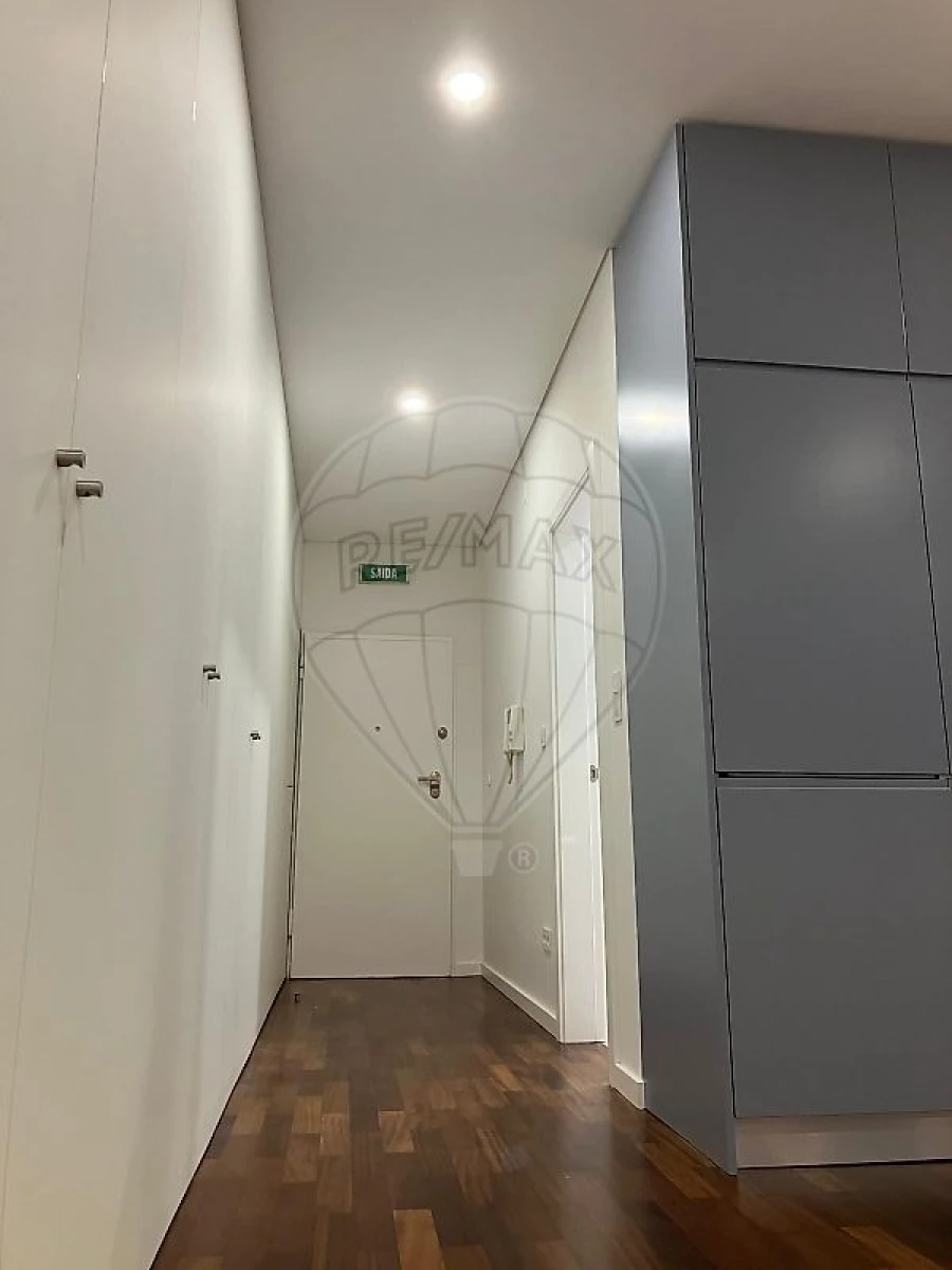 Apartamento T2 para Arrendamento em Rio Tinto Foto 9