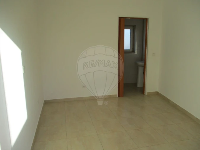 Moradia T1 para Venda em Azueira e Sobral da Abelheira Foto 11