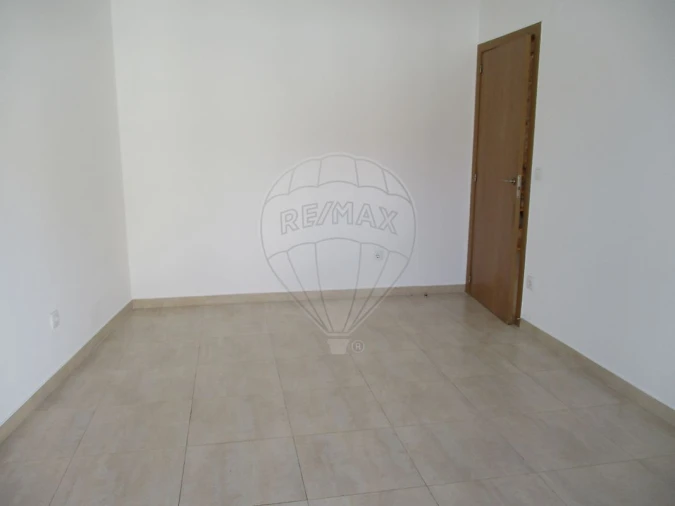 Moradia T1 para Venda em Azueira e Sobral da Abelheira Foto 10