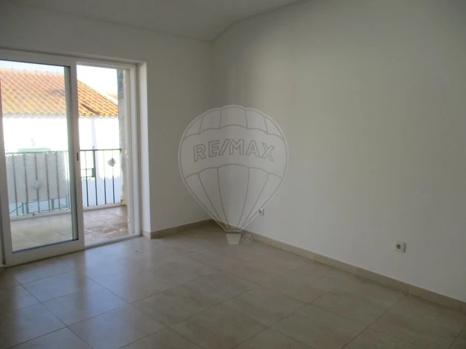 Moradia T1 para Venda em Azueira e Sobral da Abelheira Foto 13
