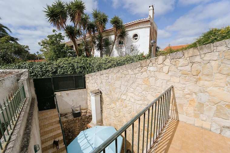 Moradia T1 para Venda em Azueira e Sobral da Abelheira Foto 17