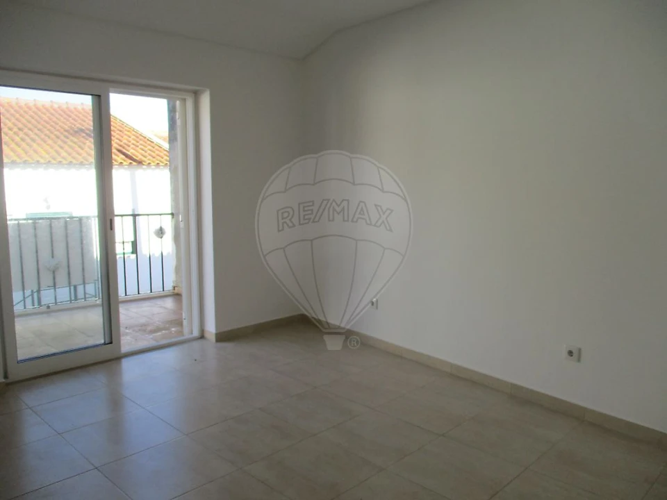 Moradia T1 para Venda em Azueira e Sobral da Abelheira Foto 13