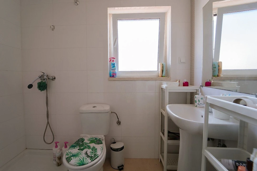 Moradia T1 para Venda em Azueira e Sobral da Abelheira Foto 14