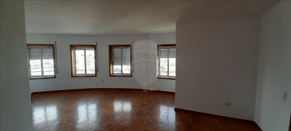 Apartamento T2 para Venda em Baguim do Monte (Rio Tinto) Foto 2