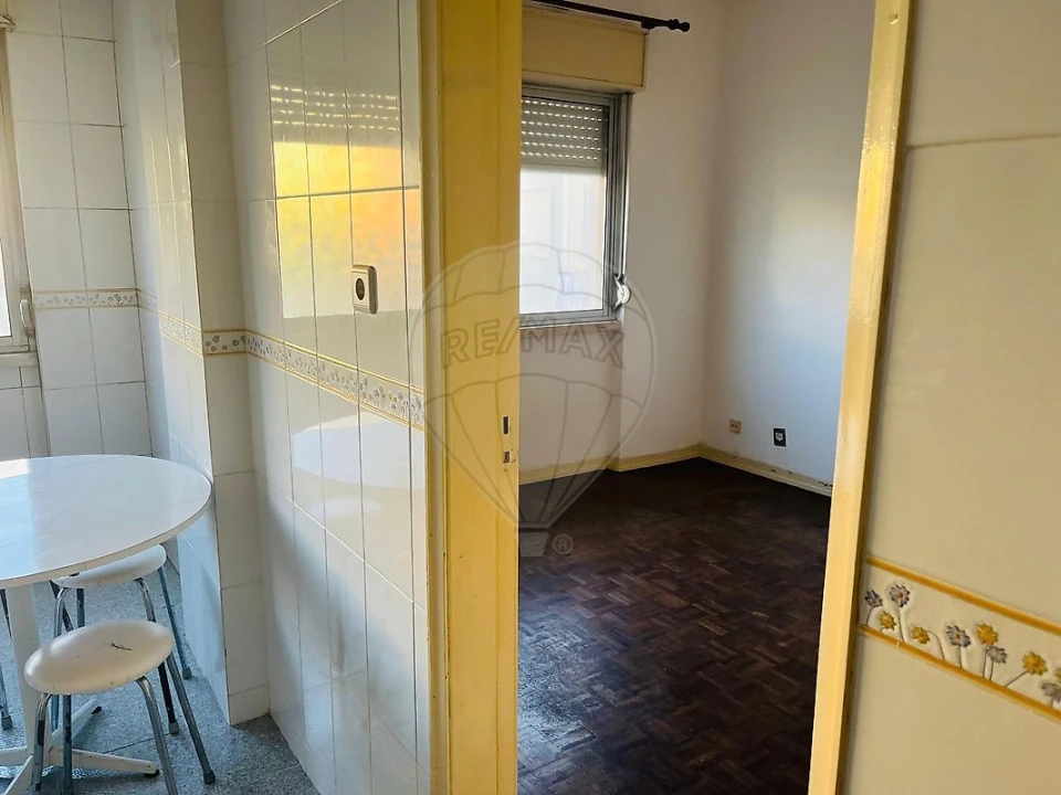 Apartamento T2 para Venda em Algueirão-Mem Martins Foto 8