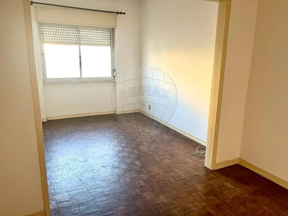 Apartamento T2 para Venda em Algueirão-Mem Martins Foto 3