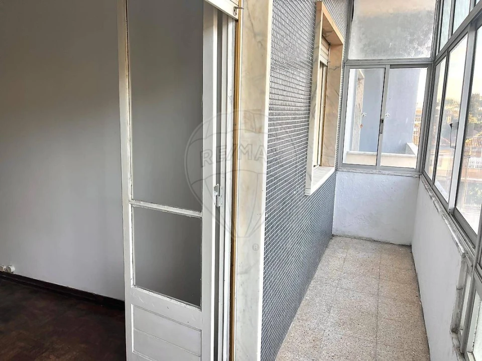 Apartamento T2 para Venda em Algueirão-Mem Martins Foto 4