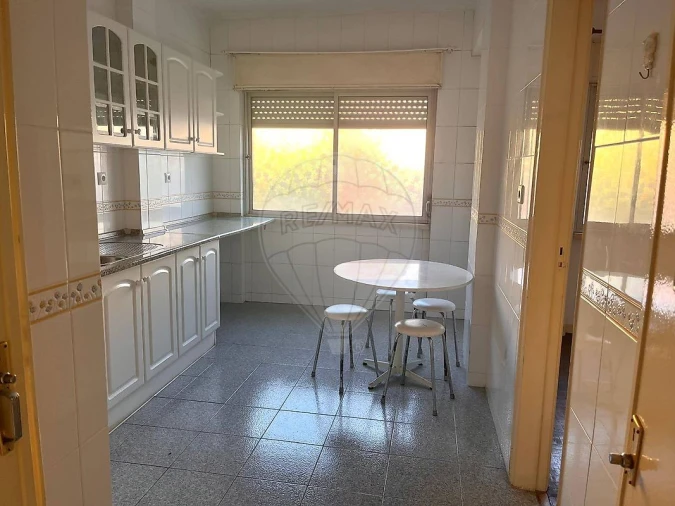 Apartamento T2 para Venda em Algueirão-Mem Martins Foto 10