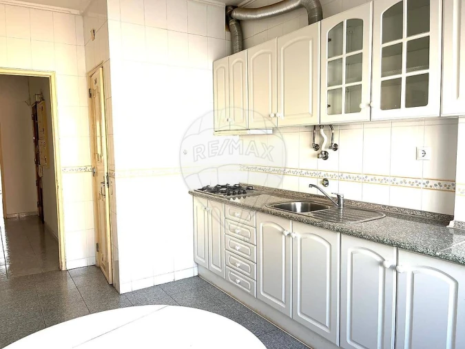 Apartamento T2 para Venda em Algueirão-Mem Martins Foto 25