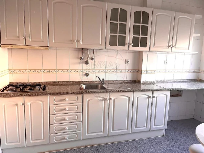 Apartamento T2 para Venda em Algueirão-Mem Martins Foto 1