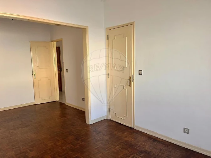 Apartamento T2 para Venda em Algueirão-Mem Martins Foto 16