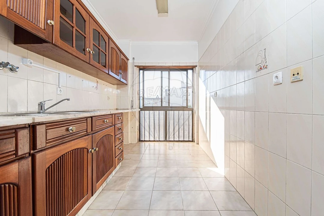 Apartamento T2 para Venda em Massamá e Monte Abraão Foto 1