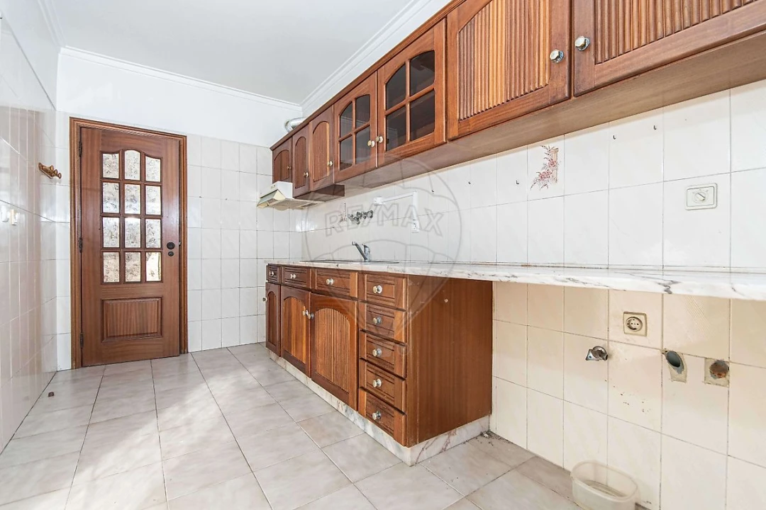 Apartamento T2 para Venda em Massamá e Monte Abraão Foto 2