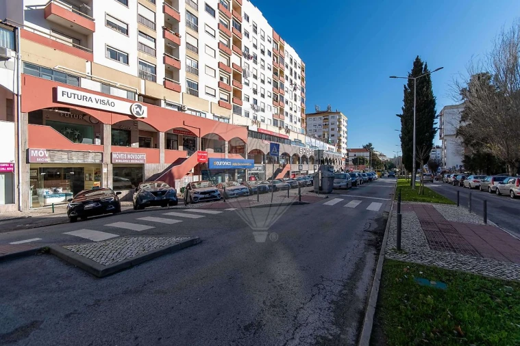 Apartamento T2 para Venda em Massamá e Monte Abraão Foto 19