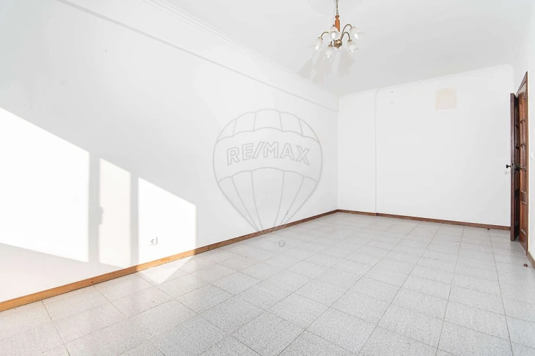 Apartamento T2 para Venda em Massamá e Monte Abraão Foto 6