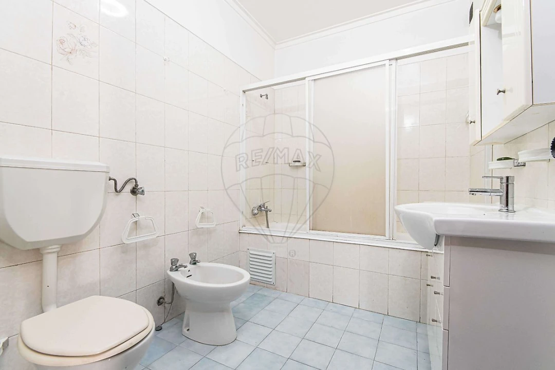 Apartamento T2 para Venda em Massamá e Monte Abraão Foto 22