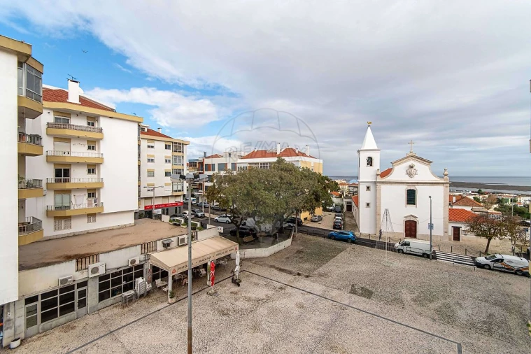 Apartamento T3 para Venda em Santa Iria de Azoia, São João da Talha e Bobadela Foto 23
