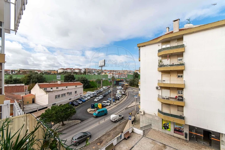 Apartamento T3 para Venda em Santa Iria de Azoia, São João da Talha e Bobadela Foto 24