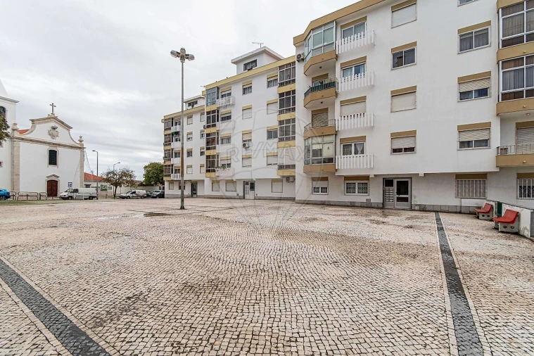 Apartamento T3 para Venda em Santa Iria de Azoia, São João da Talha e Bobadela Foto 21