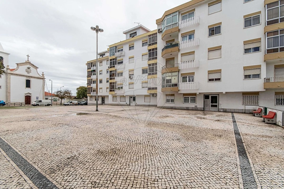 Apartamento T3 para Venda em Santa Iria de Azoia, São João da Talha e Bobadela Foto 21