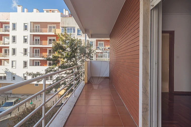 Apartamento T2 para Arrendamento em Queluz e Belas Foto 23