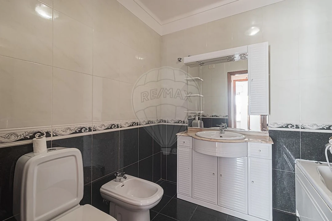 Apartamento T2 para Arrendamento em Queluz e Belas Foto 15