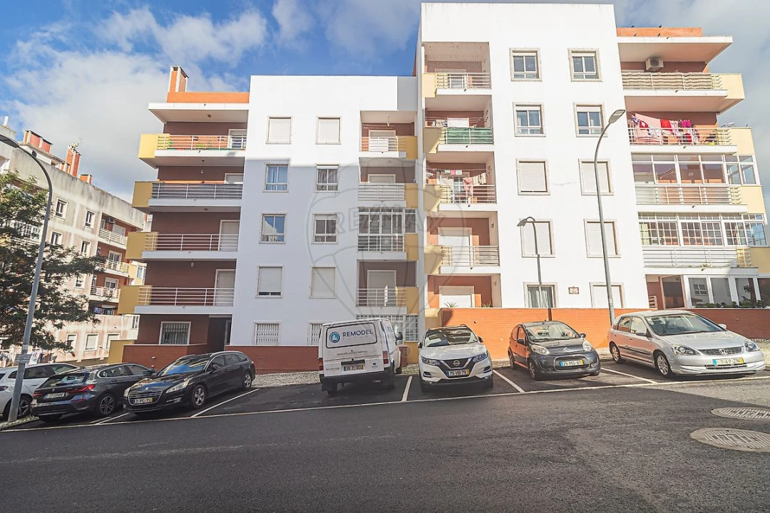 Apartamento T2 para Arrendamento em Queluz e Belas Foto 26