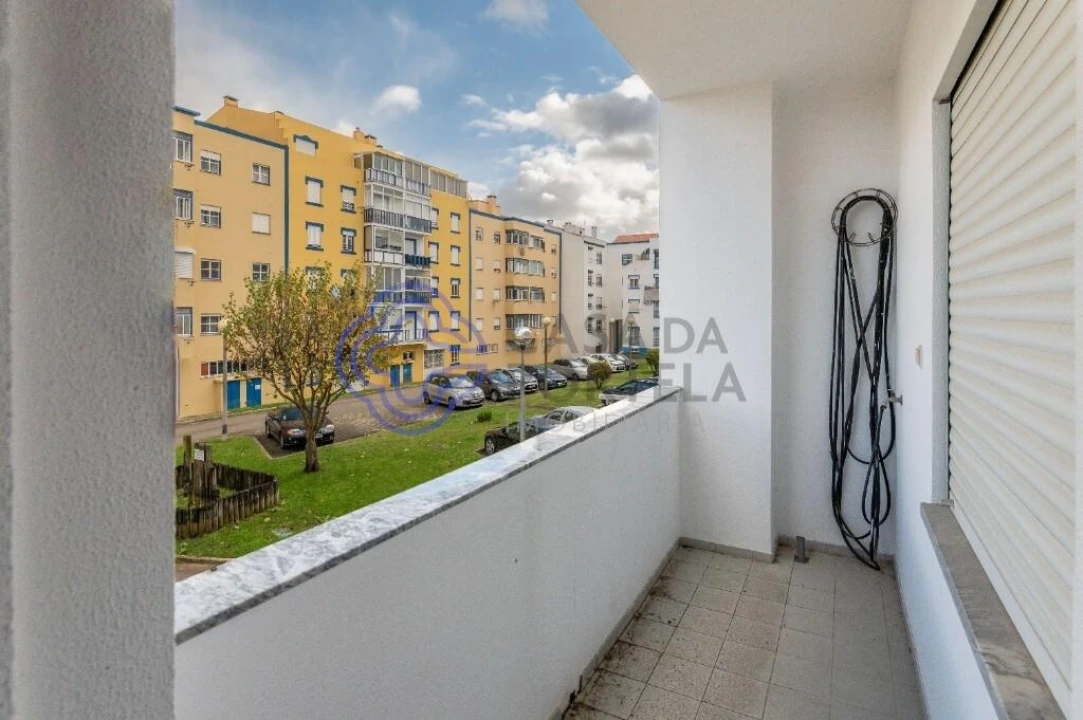 Apartamento T2 para Venda em Bombarral e Vale Covo Foto 11