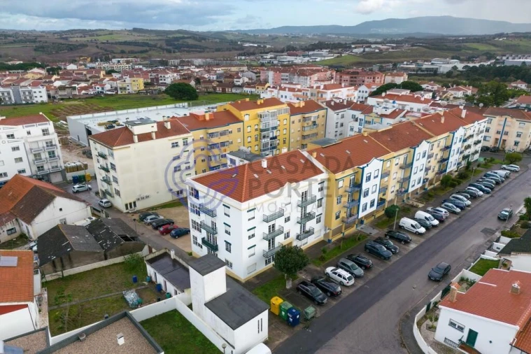 Apartamento T2 para Venda em Bombarral e Vale Covo Foto 3