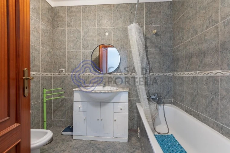 Apartamento T2 para Venda em Bombarral e Vale Covo Foto 18