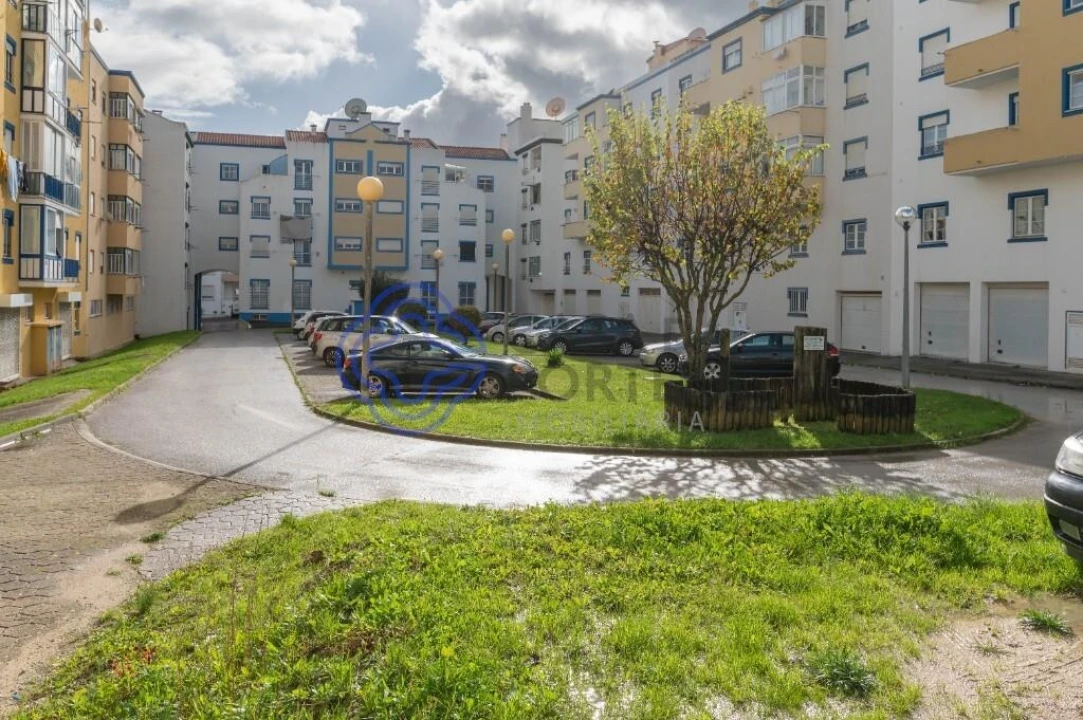 Apartamento T2 para Venda em Bombarral e Vale Covo Foto 4