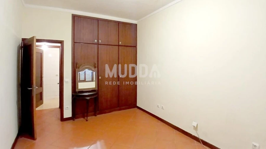 Moradia T2 para Venda em Cesar Foto 5