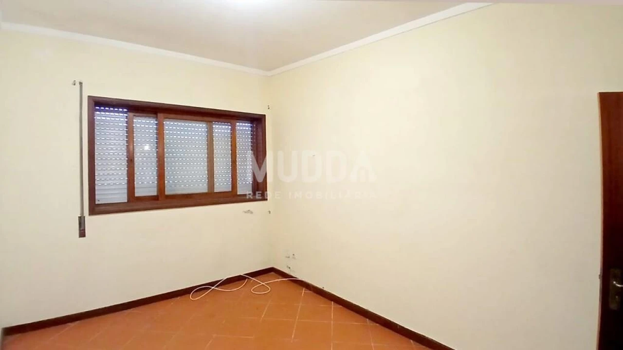 Moradia T2 para Venda em Cesar Foto 4