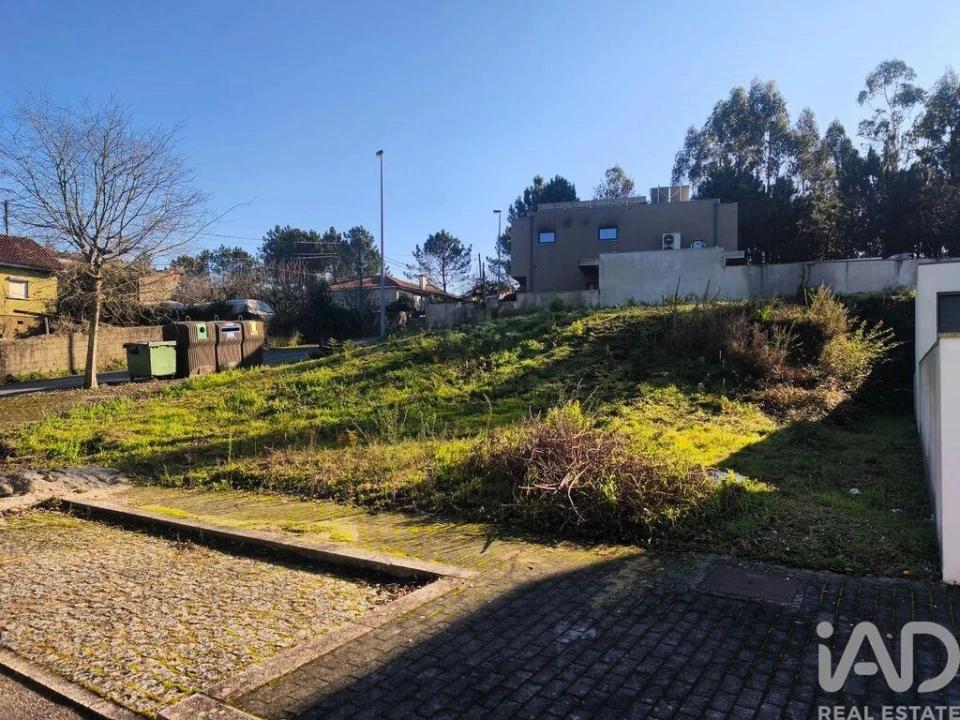 Terreno para Venda em Forjães Foto 1