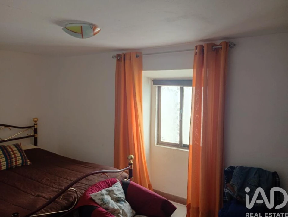 Moradia T3 para Venda em Miragaia e Marteleira Foto 3